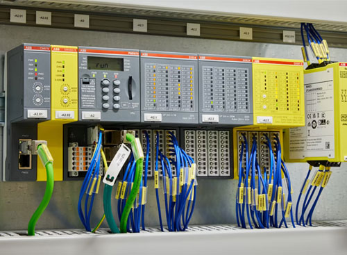 PLCオートメーション製品ファミリーAC500ライブラリとソフトウェア