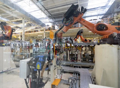 三菱電機、AIツール搭載PLC「MXシリーズ」を発表